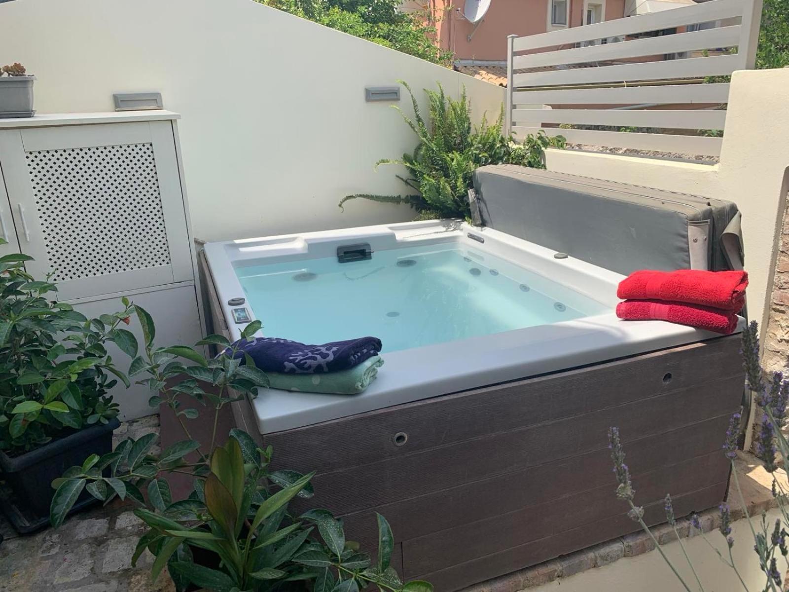 Anemomilos Jacuzzi Suite Corfu  Exteriér fotografie