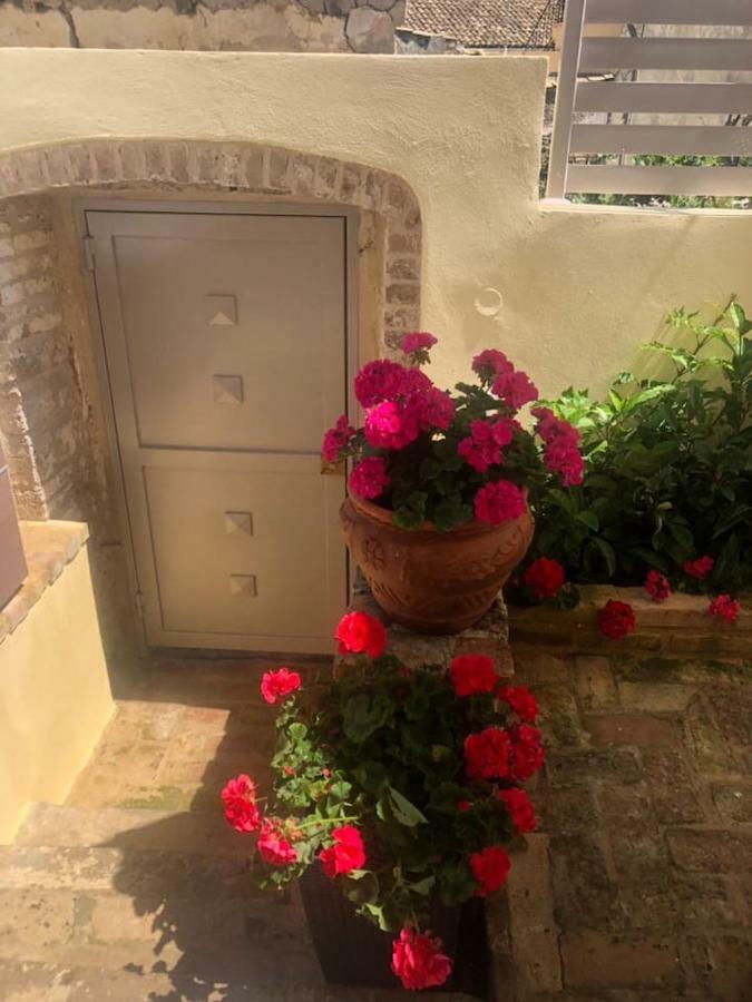 Anemomilos Jacuzzi Suite Corfu  Exteriér fotografie